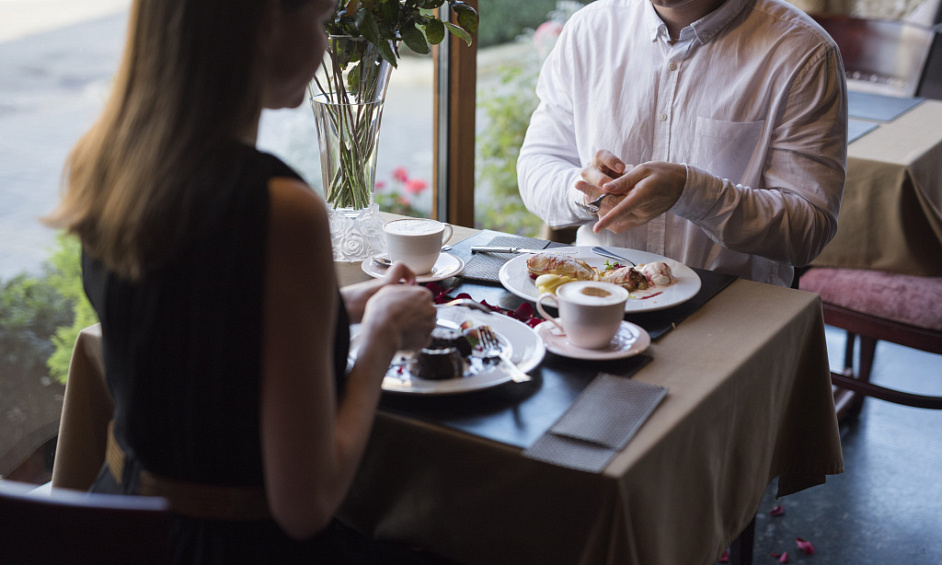 AV RESTAURANT COSY BEL EMPLACEMENT TOURS 1 AV RESTAURANT COSY BEL EMPLACEMENT TOURS 1