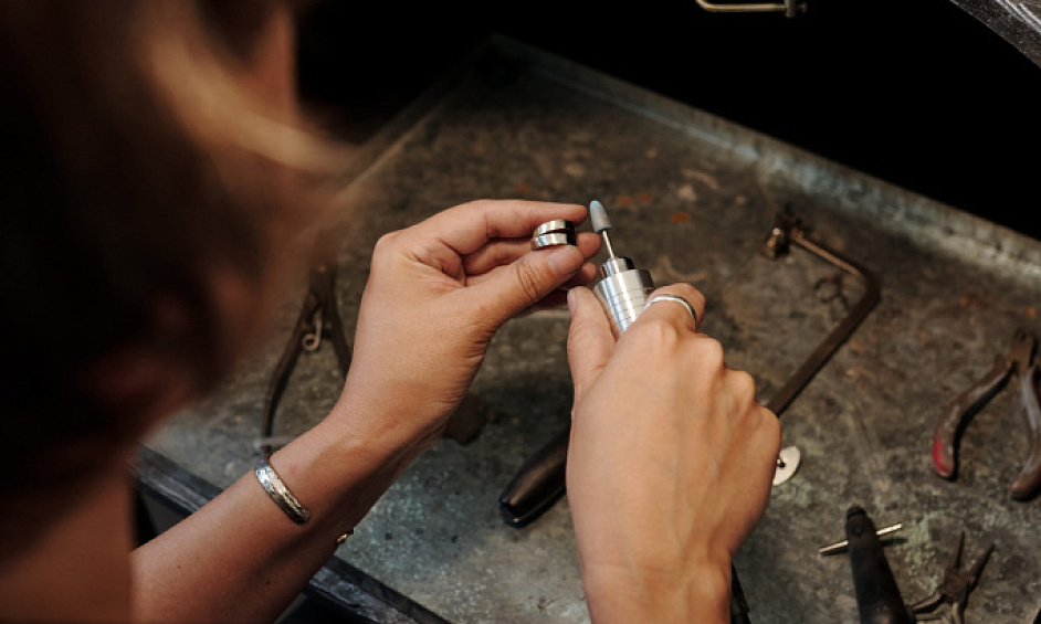 Vente bijouterie horlogerie belle position à Paris 1