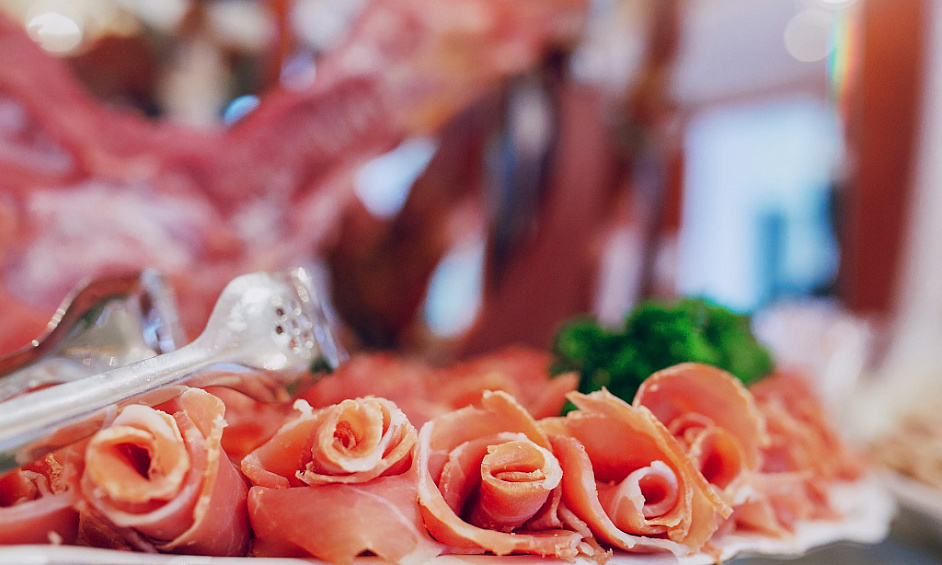 AV FDC traiteur charcuterie emplacement N°1 à Lyon 1