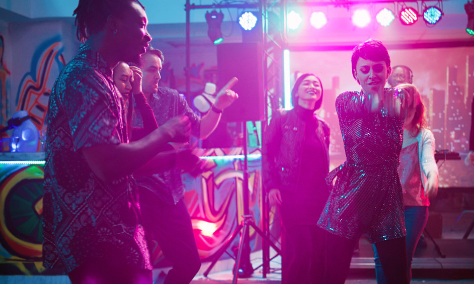 Cède bar restaurant discothèque à Paris 75011 1