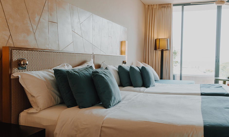 AV hôtel 3 de charme (25 ch. potentiel 30) dept 06 1