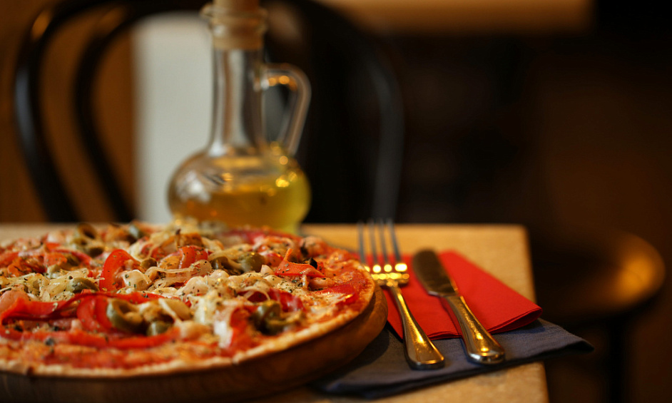 Pizzeria Trattoria CA 400K€ Prix à saisir 235K€ 1