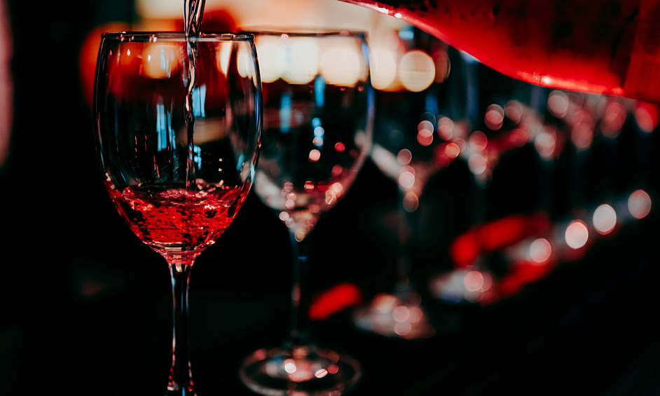 AV bar à vin caviste brasserie Avignon Intra-Muros 1