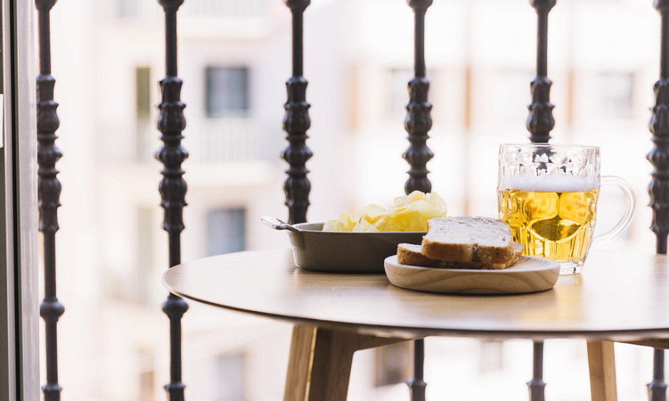 AV bar lic IV avec terrasse & logement Vieux Port 1